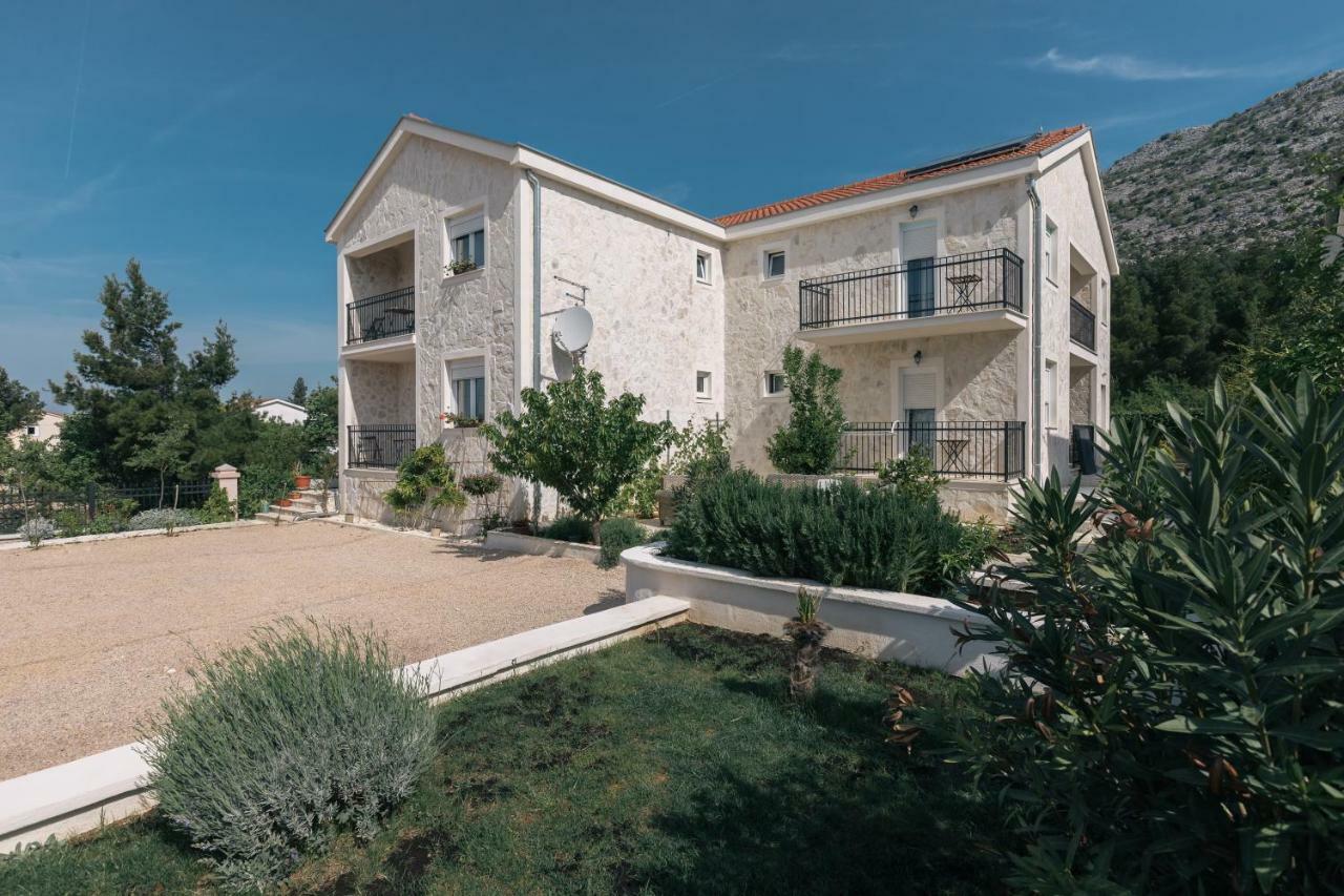 Hedon-Stone Apartment Starigrad Paklenica Ngoại thất bức ảnh