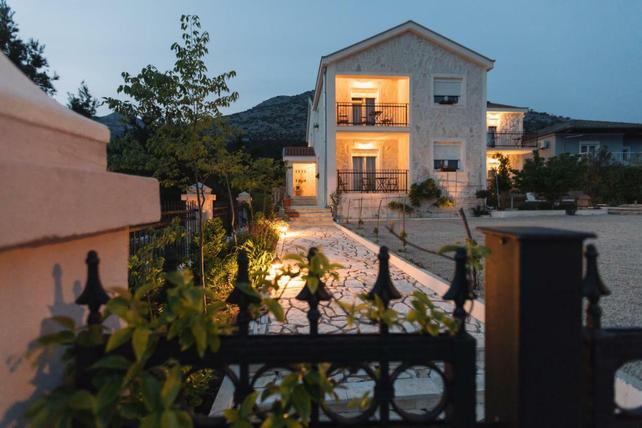 Hedon-Stone Apartment Starigrad Paklenica Ngoại thất bức ảnh