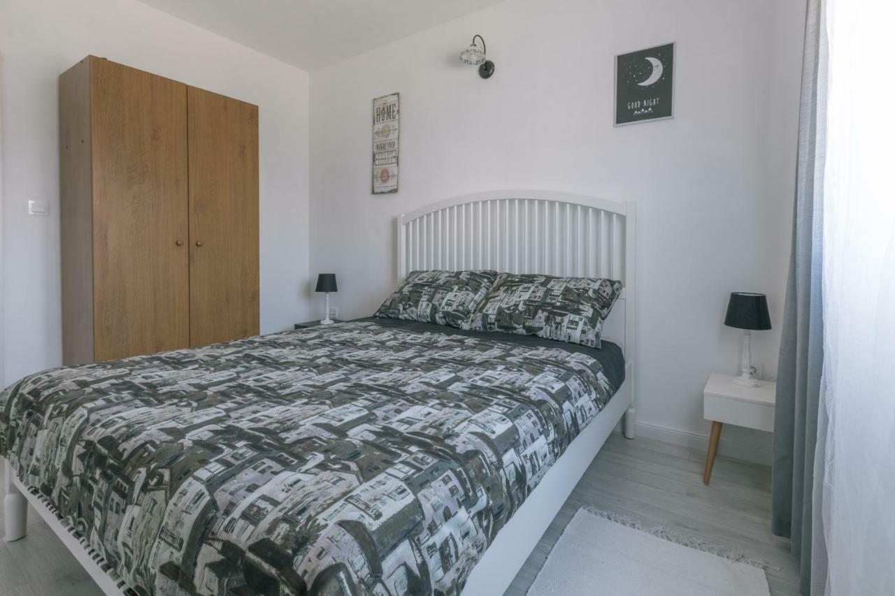 Hedon-Stone Apartment Starigrad Paklenica Ngoại thất bức ảnh