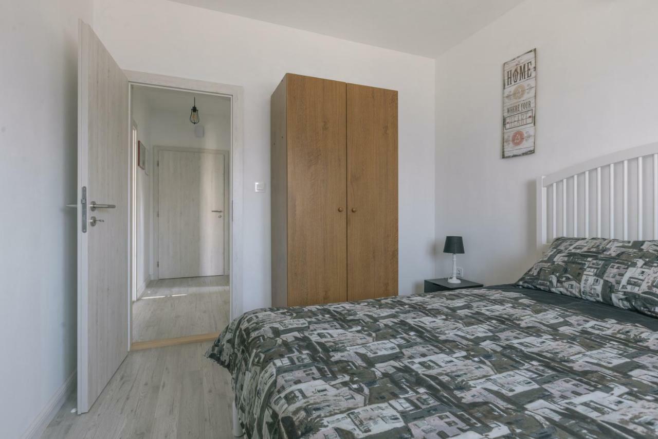 Hedon-Stone Apartment Starigrad Paklenica Ngoại thất bức ảnh