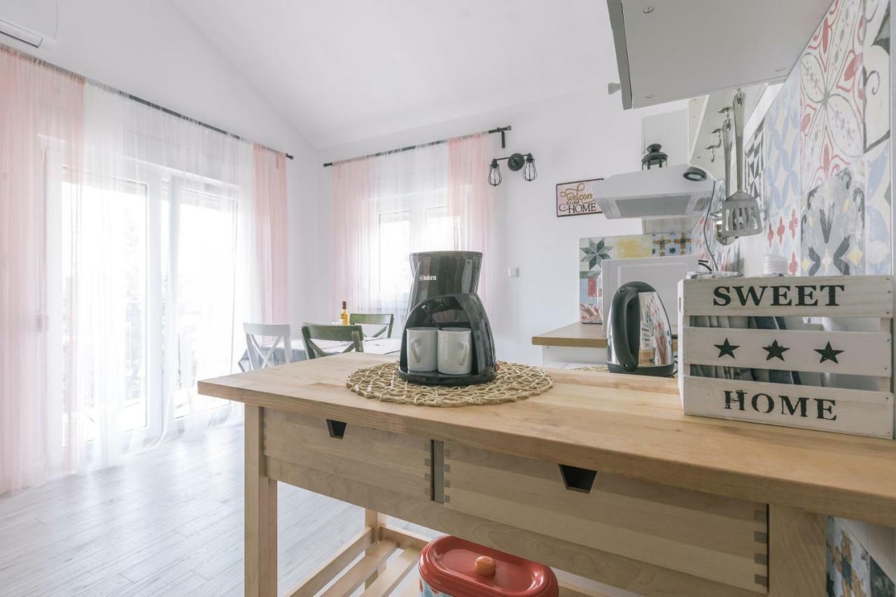 Hedon-Stone Apartment Starigrad Paklenica Ngoại thất bức ảnh